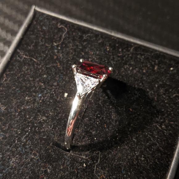 Vintage Nataliya V Collister Red Glass and Crystal Ring - Picture 3 of 6